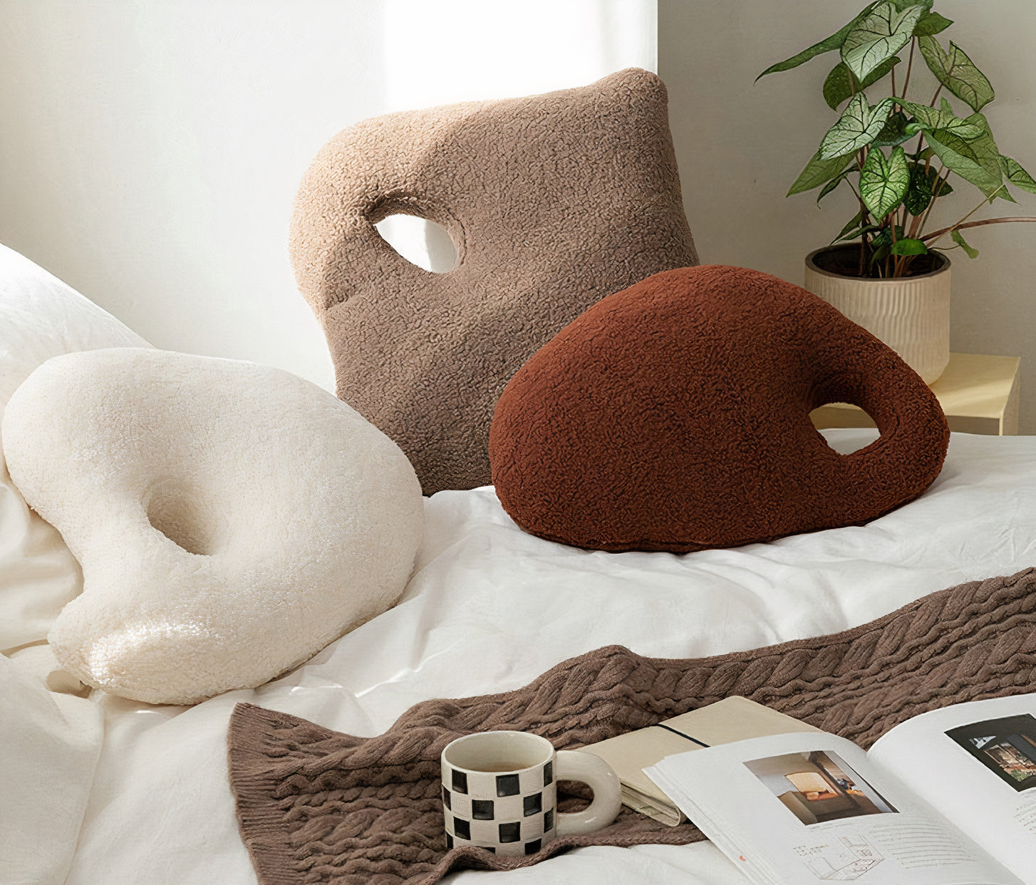 Aura Smart Projector