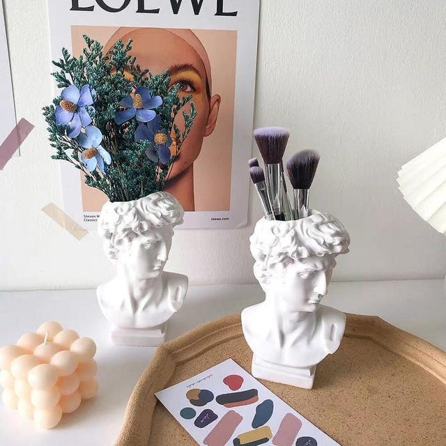 David Sculpture Stand